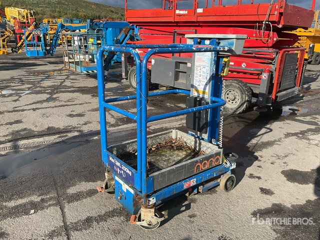 2017 Power Tower Nano Vertical Mast Lift - Plataforma de mastro vertical: foto 2 2017 Power Tower Nano Vertical Mast Lift - Plataforma de mastro vertical: foto 2