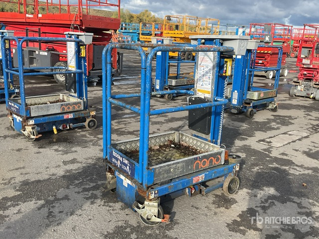 2017 Power Tower Nano Vertical Mast Lift - Plataforma de mastro vertical: foto 2 2017 Power Tower Nano Vertical Mast Lift - Plataforma de mastro vertical: foto 2