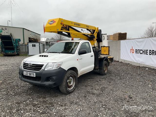 2018 Toyota Hilux 2018 Versalift LAT-38-135-H on 2018 Toyota Hilux 4x4 Bucket Truck Bucket Truck - Caminhão com plataforma aérea: foto 4 2018 Toyota Hilux 2018 Versalift LAT-38-135-H on 2018 Toyota Hilux 4x4 Bucket Truck Bucket Truck - Caminhão com plataforma aérea: foto 4