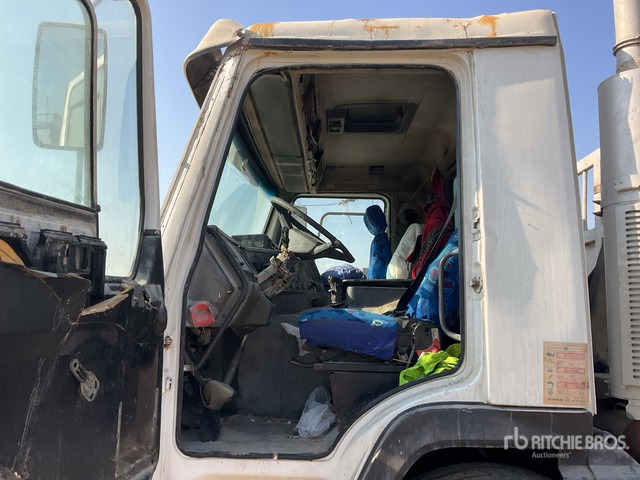 1997 Volvo FH 8x4 Twin-Steer Flatbed Truck - Camião de caixa aberta/ Plataforma: foto 5 1997 Volvo FH 8x4 Twin-Steer Flatbed Truck - Camião de caixa aberta/ Plataforma: foto 5