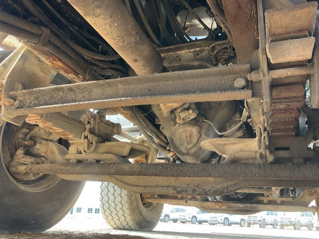 1998 Mack MR688S 1997 Schwing KVM 42/38 42 m on 8x4 Concrete Pump Truck - Autobomba de betão: foto 5 1998 Mack MR688S 1997 Schwing KVM 42/38 42 m on 8x4 Concrete Pump Truck - Autobomba de betão: foto 5