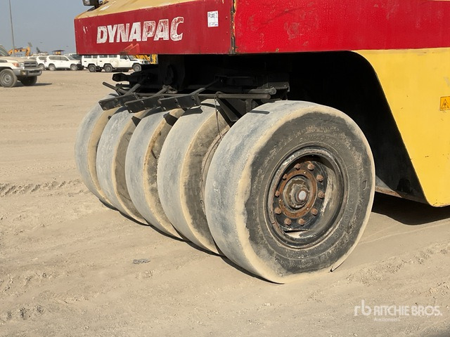 2002 Dynapac CP 271 9 Wheel Pneumatic Roller - Compactador de pneus: foto 5 2002 Dynapac CP 271 9 Wheel Pneumatic Roller - Compactador de pneus: foto 5