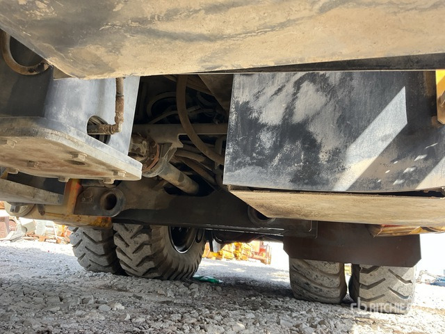 2004 Atlas Copco Rocket Boomer XL3C 4x4 Jumbo Drill - Máquina de perfuração: foto 5 2004 Atlas Copco Rocket Boomer XL3C 4x4 Jumbo Drill - Máquina de perfuração: foto 5