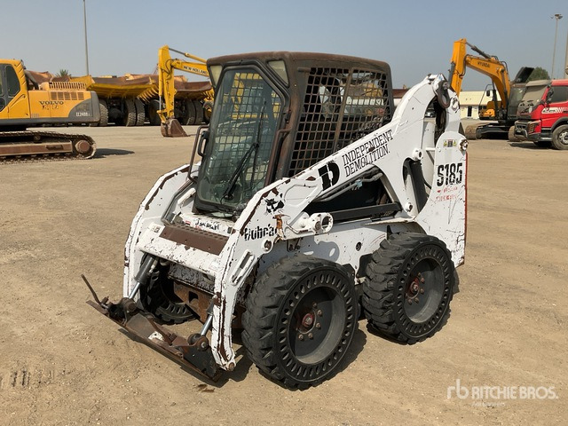 2004 Bobcat S185 - Mini pá carregadora: foto 2 2004 Bobcat S185 - Mini pá carregadora: foto 2