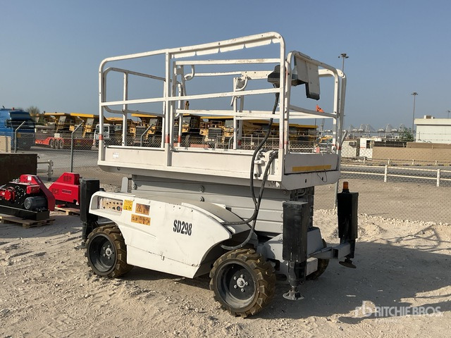 2004 Haulotte Compact 12DX 4x4 Diesel Scissor Lift - Plataforma de Tijera/ Plataforma de tesoura: foto 3 2004 Haulotte Compact 12DX 4x4 Diesel Scissor Lift - Plataforma de Tijera/ Plataforma de tesoura: foto 3