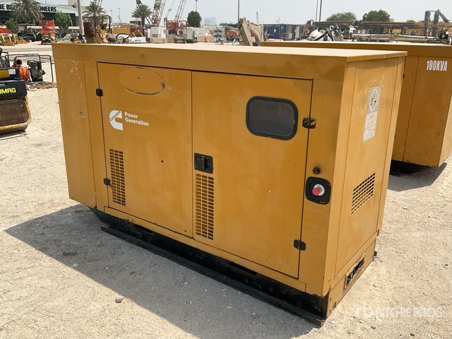 2005 Cummins 100 kVA Skid-Mounted Generator Set - Gerador elétrico: foto 1 2005 Cummins 100 kVA Skid-Mounted Generator Set - Gerador elétrico: foto 1