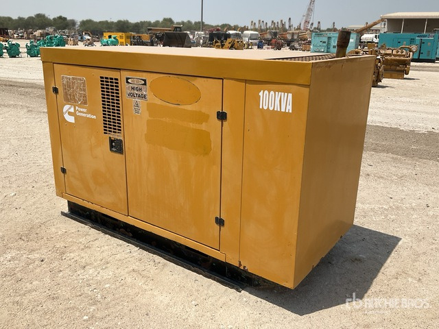 2005 Cummins 100 kVA Skid-Mounted Generator Set - Gerador elétrico: foto 4 2005 Cummins 100 kVA Skid-Mounted Generator Set - Gerador elétrico: foto 4
