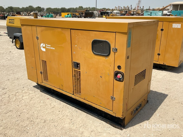 2005 Cummins C1105D5 100 kVA Skid-Mounted Generator Set - Gerador elétrico: foto 2 2005 Cummins C1105D5 100 kVA Skid-Mounted Generator Set - Gerador elétrico: foto 2