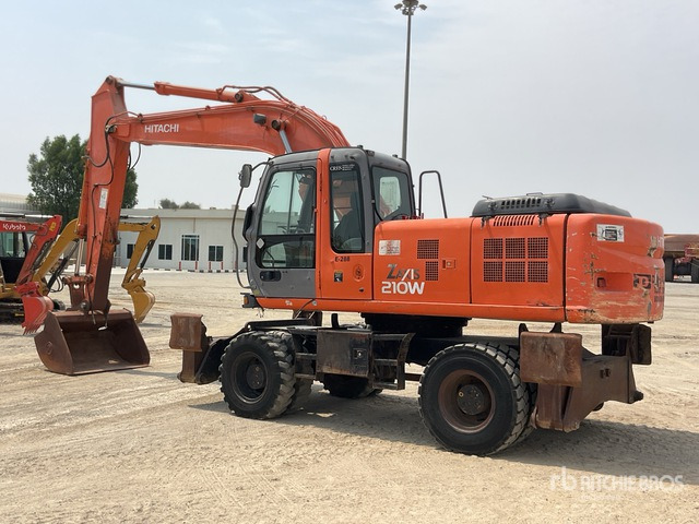 2005 Hitachi ZX210W - Escavadeira de rodas: foto 3 2005 Hitachi ZX210W - Escavadeira de rodas: foto 3