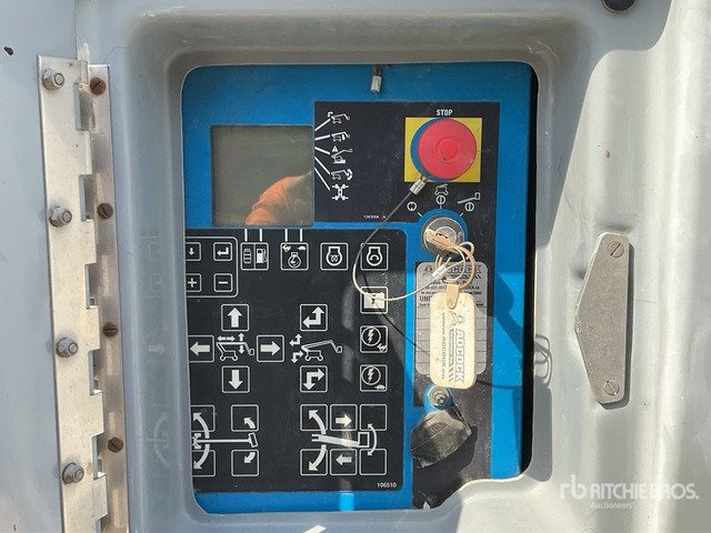 2006 Genie Z135/70 4WD Diesel Articulating Boom Lift - Plataforma articulada: foto 4 2006 Genie Z135/70 4WD Diesel Articulating Boom Lift - Plataforma articulada: foto 4