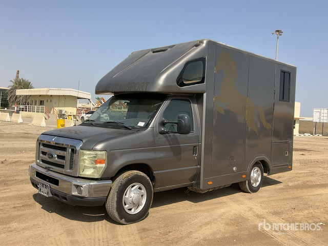 2008 Ford F-350 4x2 Horse Transporting Truck :Misc. Truck - Camião de transporte de cavalos: foto 2 2008 Ford F-350 4x2 Horse Transporting Truck :Misc. Truck - Camião de transporte de cavalos: foto 2