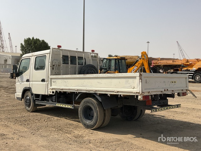 2010 Mitsubishi Canter 4x2 Crew Cab Flatbed Truck - Camião de caixa aberta/ Plataforma: foto 4 2010 Mitsubishi Canter 4x2 Crew Cab Flatbed Truck - Camião de caixa aberta/ Plataforma: foto 4