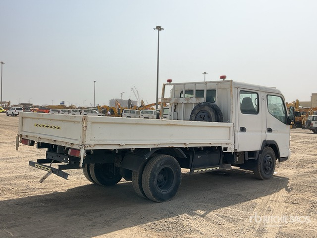 2010 Mitsubishi Canter 4x2 Crew Cab Flatbed Truck - Camião de caixa aberta/ Plataforma: foto 4 2010 Mitsubishi Canter 4x2 Crew Cab Flatbed Truck - Camião de caixa aberta/ Plataforma: foto 4