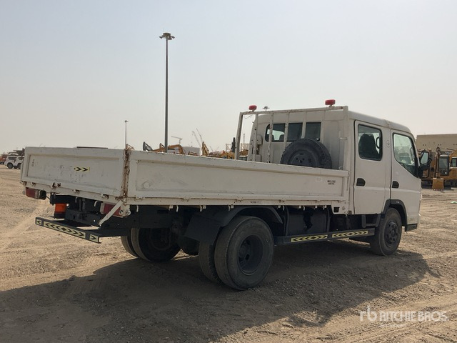 2010 Mitsubishi Canter 4x2 Crew Cab Flatbed Truck - Camião de caixa aberta/ Plataforma: foto 3 2010 Mitsubishi Canter 4x2 Crew Cab Flatbed Truck - Camião de caixa aberta/ Plataforma: foto 3