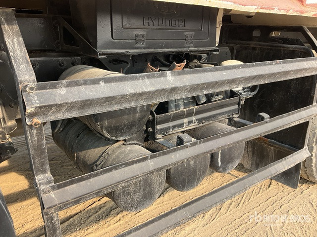 2014 Hyundai HD370 8x4 Twin-Steer Tri/A Dump Truck - Camião basculante: foto 4 2014 Hyundai HD370 8x4 Twin-Steer Tri/A Dump Truck - Camião basculante: foto 4