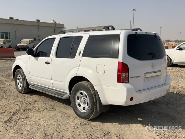 2014 Nissan Pathfinder 4WD SUV - SUV: foto 3 2014 Nissan Pathfinder 4WD SUV - SUV: foto 3