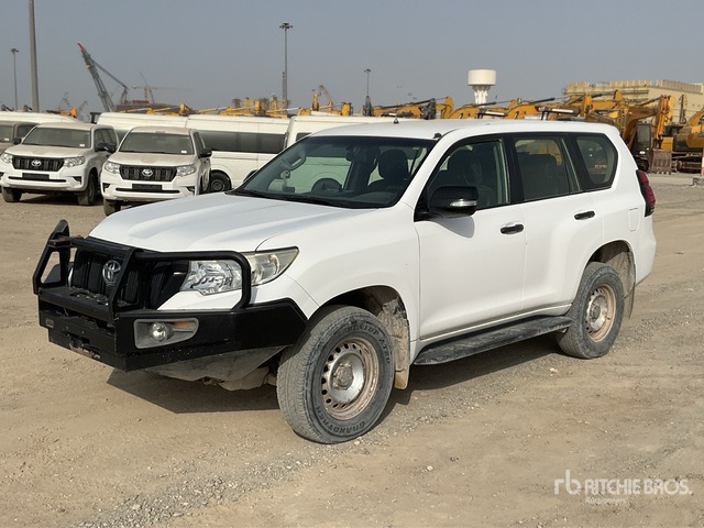 2018 Toyota Prado TX 150L 4x4 SUV - SUV: foto 2 2018 Toyota Prado TX 150L 4x4 SUV - SUV: foto 2