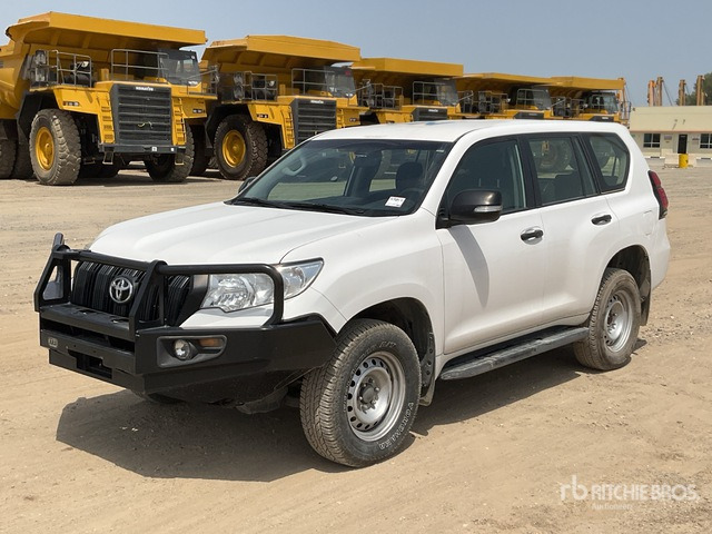 2018 Toyota Prado TX 150L 4x4 SUV - SUV: foto 2 2018 Toyota Prado TX 150L 4x4 SUV - SUV: foto 2