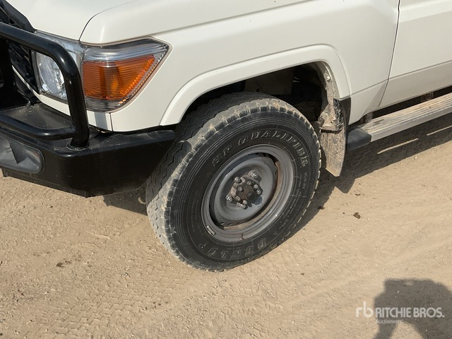 2021 Toyota Land Cruiser 76L 4x4 SUV - SUV: foto 5 2021 Toyota Land Cruiser 76L 4x4 SUV - SUV: foto 5