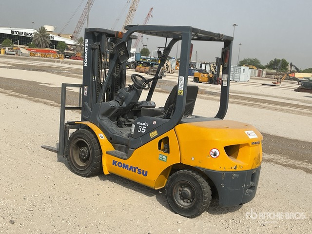 Komatsu FD30T-17 Forklift - Empilhadeira a diesel: foto 3 Komatsu FD30T-17 Forklift - Empilhadeira a diesel: foto 3