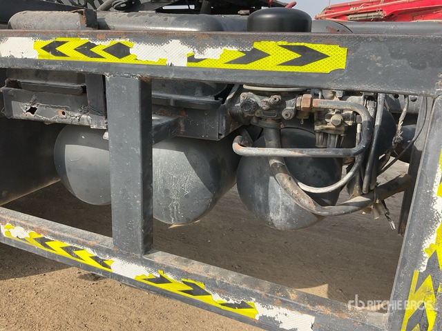 2002 Mercedes-Benz Actros 3348 6x4 T/A Sleeper Truck Tractor - Tractor: foto 5 2002 Mercedes-Benz Actros 3348 6x4 T/A Sleeper Truck Tractor - Tractor: foto 5