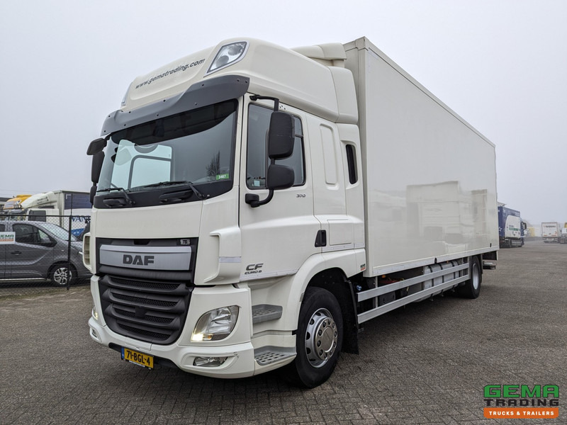 DAF CF 370 FA 4x2 Spacecab Euro6 - GeslotenBak 8.2M + Laadklep 2000kg - HardHouten vloer - 10/2025APK - Camião furgão: foto 1 DAF CF 370 FA 4x2 Spacecab Euro6 - GeslotenBak 8.2M + Laadklep 2000kg - HardHouten vloer - 10/2025APK - Camião furgão: foto 1