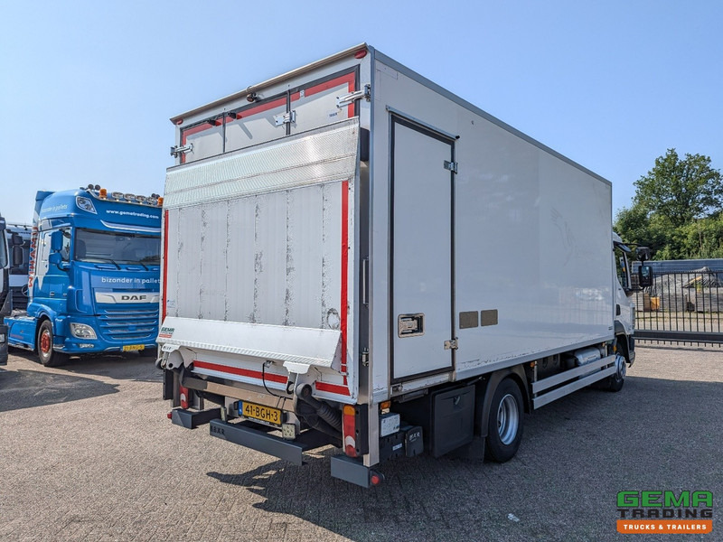 DAF LF 210 FA 4x2 Slaapcab Euro6 - Koelbak 5.5M + Konvekta/Solar-Koeler + Laadklep 1500KG - Zijdeur - 08/2025 APK - Camião frigorífico: foto 4 DAF LF 210 FA 4x2 Slaapcab Euro6 - Koelbak 5.5M + Konvekta/Solar-Koeler + Laadklep 1500KG - Zijdeur - 08/2025 APK - Camião frigorífico: foto 4