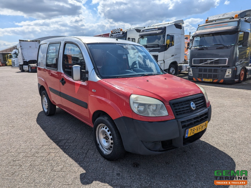 Fiat Doblò 1.9 JTD Euro4 - Handgeschakeld - Trekhaak - Furgão compacto: foto 2 Fiat Doblò 1.9 JTD Euro4 - Handgeschakeld - Trekhaak - Furgão compacto: foto 2
