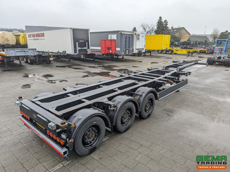 Kögel PORT 45 SIMPLEX BlackEdition - 2 LiftAssen - LZV Gekeurd - Alle aansluitingen - TOP! 07/2025APK - Semi-reboque transportador de contêineres/ Caixa móvel: foto 1 Kögel PORT 45 SIMPLEX BlackEdition - 2 LiftAssen - LZV Gekeurd - Alle aansluitingen - TOP! 07/2025APK - Semi-reboque transportador de contêineres/ Caixa móvel: foto 1