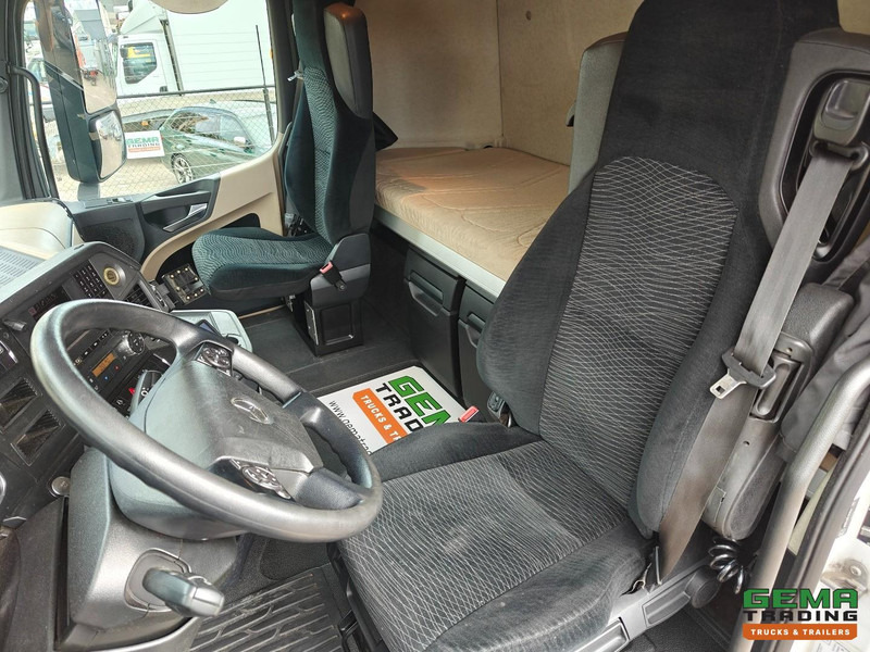 Mercedes-Benz Actros 2645 6x2 Gigaspace Euro6 + 3Axle Trailer -  115m³ VolumeCombi - Dubbele Tanks - Moffet Aansluiting - HH Vloer - SMARTTacho V2 - Camião furgão: foto 5 Mercedes-Benz Actros 2645 6x2 Gigaspace Euro6 + 3Axle Trailer -  115m³ VolumeCombi - Dubbele Tanks - Moffet Aansluiting - HH Vloer - SMARTTacho V2 - Camião furgão: foto 5