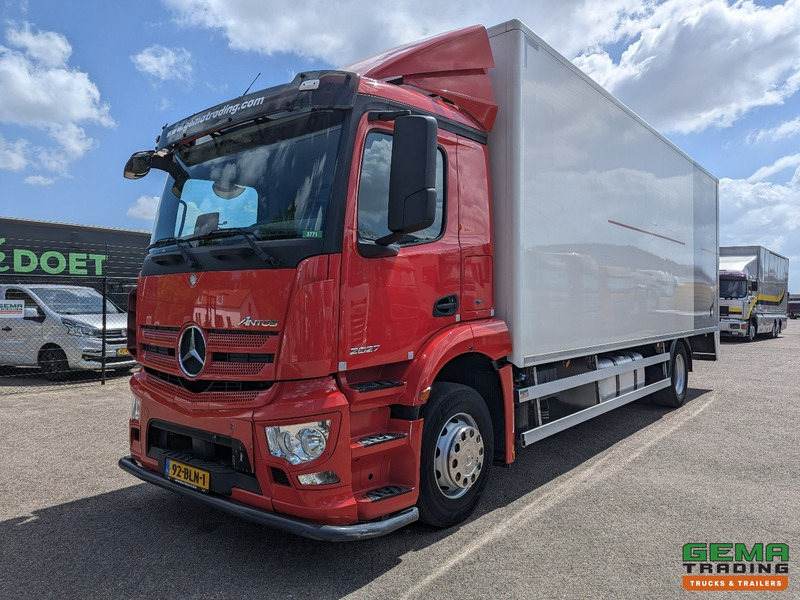 Mercedes-Benz Antos 2027 4x2 Dagcab Euro6C - GeslotenBak 7.6m - Laadklep 2000KG - 11/2025 APK - Camião furgão: foto 1 Mercedes-Benz Antos 2027 4x2 Dagcab Euro6C - GeslotenBak 7.6m - Laadklep 2000KG - 11/2025 APK - Camião furgão: foto 1