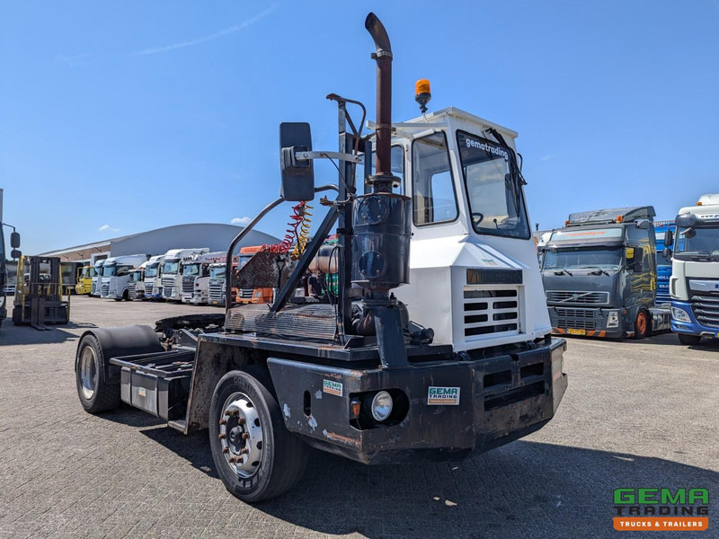 Terberg YT17 MOTOR DEFECT - MMBS Kenteken - Tractor de terminal: foto 2 Terberg YT17 MOTOR DEFECT - MMBS Kenteken - Tractor de terminal: foto 2