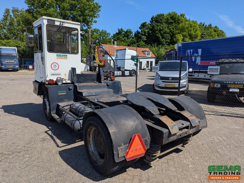 Terberg YT17 MOTOR DEFECT - MMBS Kenteken - Tractor de terminal: foto 4 Terberg YT17 MOTOR DEFECT - MMBS Kenteken - Tractor de terminal: foto 4