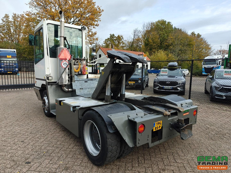 Terberg YT222 Gereviseerde Allison Versnellingsbak - Schotel 27T - Vangmuil - Cummins - Landbouw Kenteken 40km/h - Tractor de terminal: foto 4 Terberg YT222 Gereviseerde Allison Versnellingsbak - Schotel 27T - Vangmuil - Cummins - Landbouw Kenteken 40km/h - Tractor de terminal: foto 4