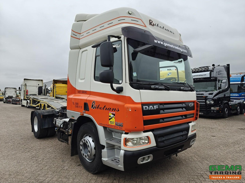 DAF CF75.250 4x2 SpaceCab Euro5 - Handgeschakeld - Airco - Tractor: foto 2 DAF CF75.250 4x2 SpaceCab Euro5 - Handgeschakeld - Airco - Tractor: foto 2
