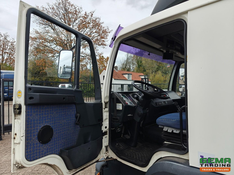 Tractor MAN LE 10.220 4x2 Dagcabine Euro3 - Handgeschakeld - Analoge Tachograaf - 195.000km: foto 11 Tractor MAN LE 10.220 4x2 Dagcabine Euro3 - Handgeschakeld - Analoge Tachograaf - 195.000km: foto 11