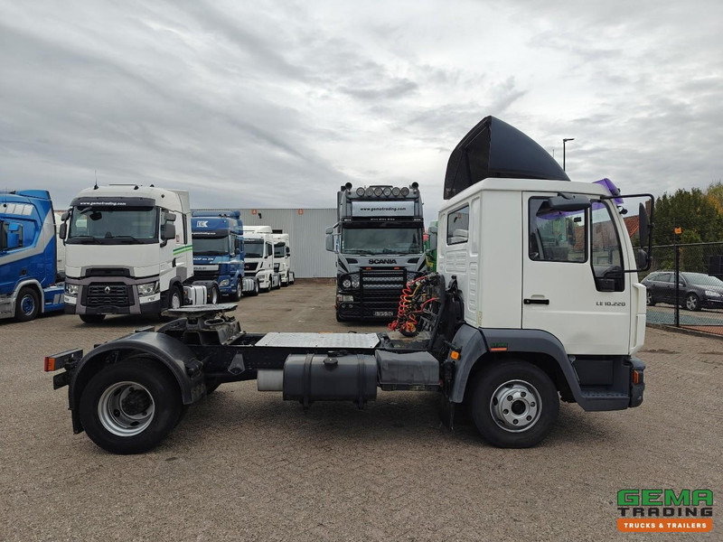Tractor MAN LE 10.220 4x2 Dagcabine Euro3 - Handgeschakeld - Analoge Tachograaf - 195.000km: foto 9 Tractor MAN LE 10.220 4x2 Dagcabine Euro3 - Handgeschakeld - Analoge Tachograaf - 195.000km: foto 9