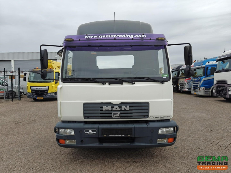 Tractor MAN LE 10.220 4x2 Dagcabine Euro3 - Handgeschakeld - Analoge Tachograaf - 195.000km: foto 7 Tractor MAN LE 10.220 4x2 Dagcabine Euro3 - Handgeschakeld - Analoge Tachograaf - 195.000km: foto 7
