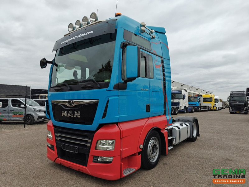 MAN TGX 18.500 4x2 XXL Euro6 - MEGA - Retarder - Dubbele Tanks - Standairco - KoffieMachine - Tractor: foto 1 MAN TGX 18.500 4x2 XXL Euro6 - MEGA - Retarder - Dubbele Tanks - Standairco - KoffieMachine - Tractor: foto 1