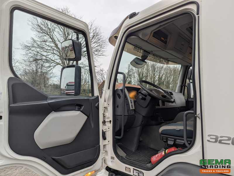 Fotografia de interior 1: Camião furgão Volvo FE320 4x2 Dagcab Euro6 - Gesloten Opbouw 7.6m + Laadklep 2000KG - ZijDeuren - VolledigLuchtgeveerd