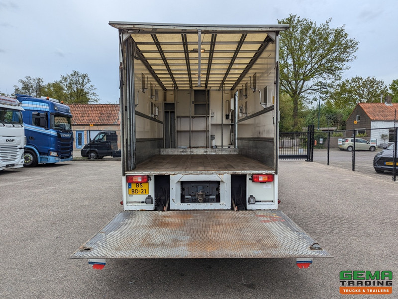 Volvo FM9 260 4x2 Slaapcab Euro3 - 18T - 6CIL - 5.75m GeslotenBak + Laadklep 2500KG - Standkachel - Vangmuil 06/2025APK - Camião furgão: foto 5 Volvo FM9 260 4x2 Slaapcab Euro3 - 18T - 6CIL - 5.75m GeslotenBak + Laadklep 2500KG - Standkachel - Vangmuil 06/2025APK - Camião furgão: foto 5