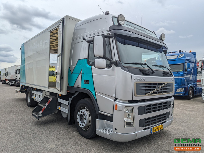 Volvo FM9 260 4x2 Slaapcab Euro3 - 18T - 6CIL - 5.75m GeslotenBak + Laadklep 2500KG - Standkachel - Vangmuil 06/2025APK - Camião furgão: foto 3 Volvo FM9 260 4x2 Slaapcab Euro3 - 18T - 6CIL - 5.75m GeslotenBak + Laadklep 2500KG - Standkachel - Vangmuil 06/2025APK - Camião furgão: foto 3
