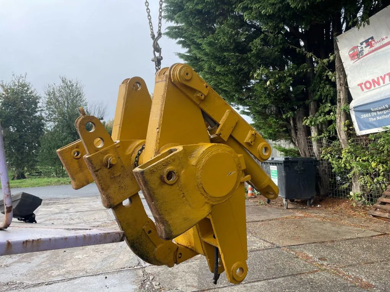 Caterpillar Ripper compatible with D7R and D7H Ripper compatible with D7R and D7H - Escarificador por Máquina de construção: foto 3 Caterpillar Ripper compatible with D7R and D7H Ripper compatible with D7R and D7H - Escarificador por Máquina de construção: foto 3