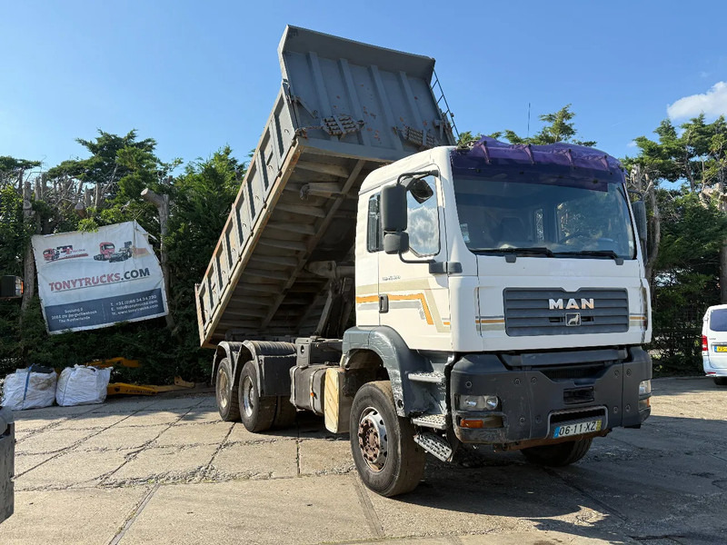 MAN TGA 26.360 6X4 Tipper Spring/Spring ZF Manual gear EURO3 - Camião basculante: foto 1 MAN TGA 26.360 6X4 Tipper Spring/Spring ZF Manual gear EURO3 - Camião basculante: foto 1