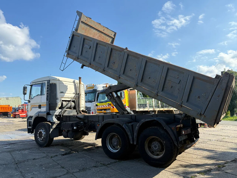 MAN TGA 26.360 6X4 Tipper Spring/Spring ZF Manual gear EURO3 - Camião basculante: foto 3 MAN TGA 26.360 6X4 Tipper Spring/Spring ZF Manual gear EURO3 - Camião basculante: foto 3
