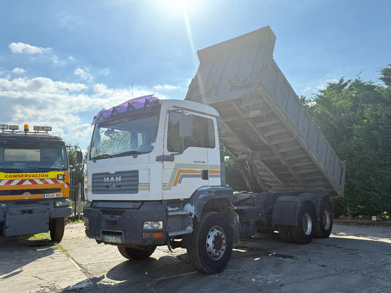 MAN TGA 26.360 6X4 Tipper Spring/Spring ZF Manual gear EURO3 - Camião basculante: foto 2 MAN TGA 26.360 6X4 Tipper Spring/Spring ZF Manual gear EURO3 - Camião basculante: foto 2