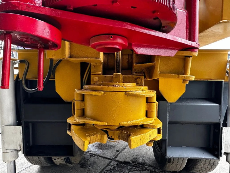 Mercedes-Benz 2028 4X4 DRILLING RIG WIRTH 250M IR AIR COMPRESSOR - Máquina de perfuração: foto 4 Mercedes-Benz 2028 4X4 DRILLING RIG WIRTH 250M IR AIR COMPRESSOR - Máquina de perfuração: foto 4