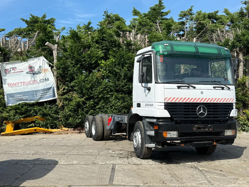 Mercedes-Benz Actros 2540 V6 6X2 Chassis Spring/Air Manual gearbox - Camião chassi: foto 1 Mercedes-Benz Actros 2540 V6 6X2 Chassis Spring/Air Manual gearbox - Camião chassi: foto 1