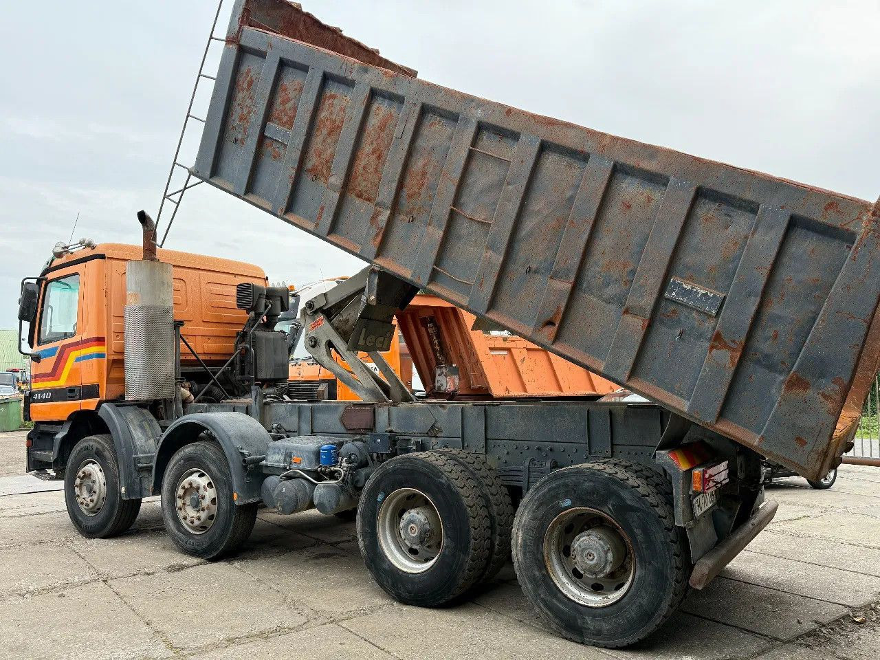 Mercedes-Benz Actros 4140 V6 8X4 Tipper Spring/Spring Manual G - Camião basculante: foto 3 Mercedes-Benz Actros 4140 V6 8X4 Tipper Spring/Spring Manual G - Camião basculante: foto 3