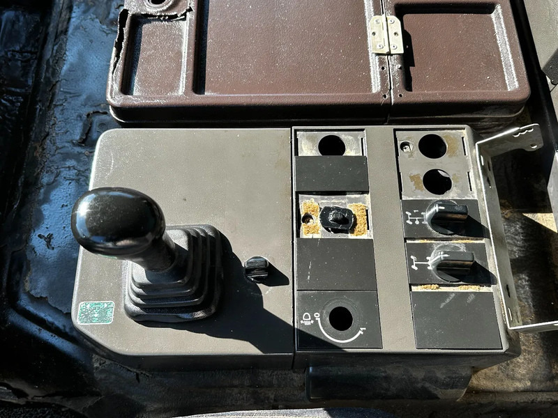 Camião basculante Mercedes-Benz SK 1733 V6 4X2 Tipper Spring/Spring EPS Manual Gearbox: foto 15